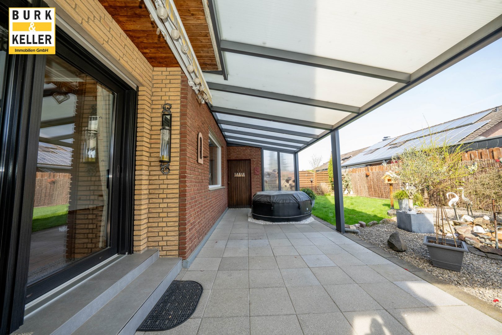 überdachte Terrasse