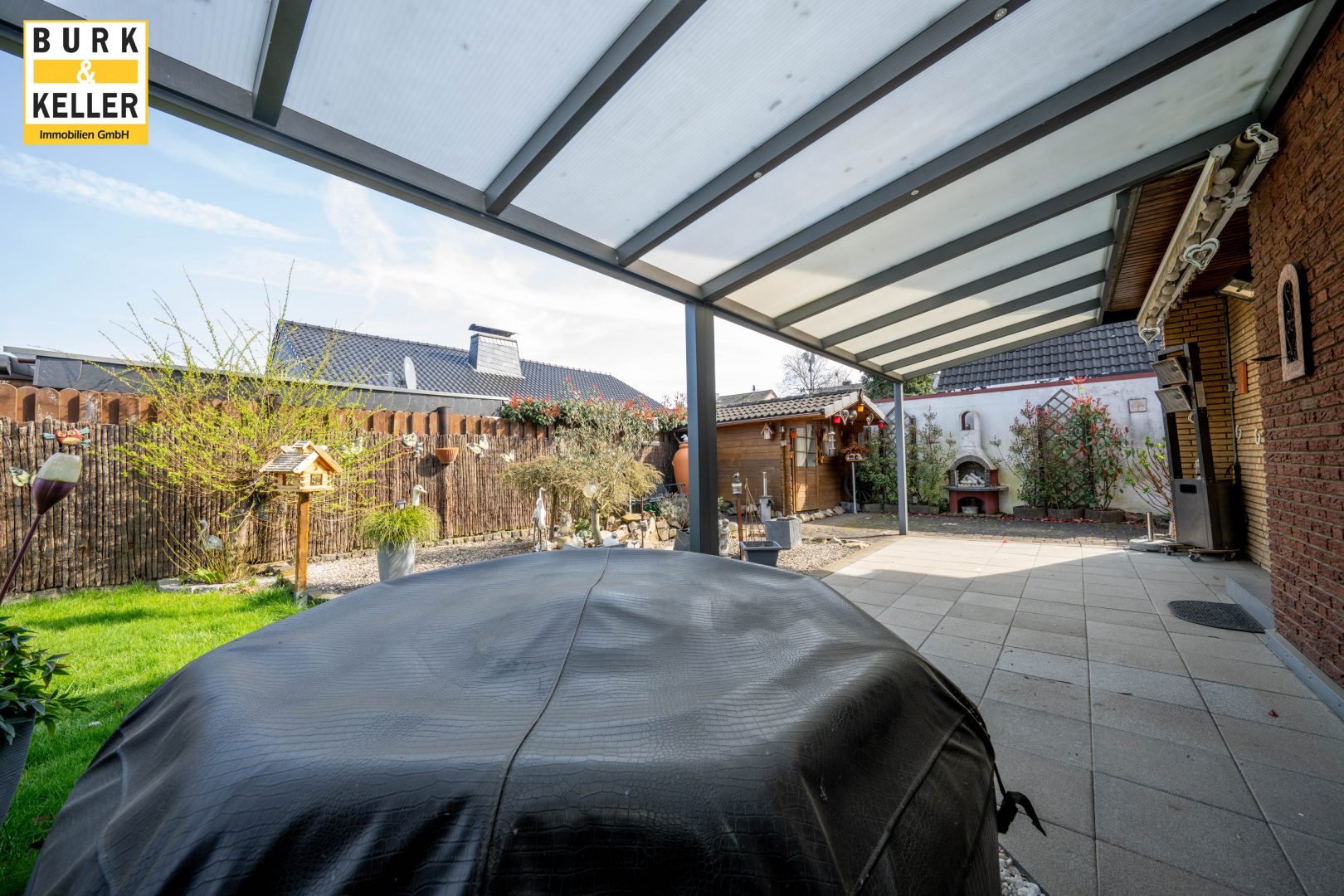 überdachte Terrasse