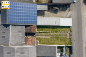 Aufsicht Gewerbehalle / Grünfläche