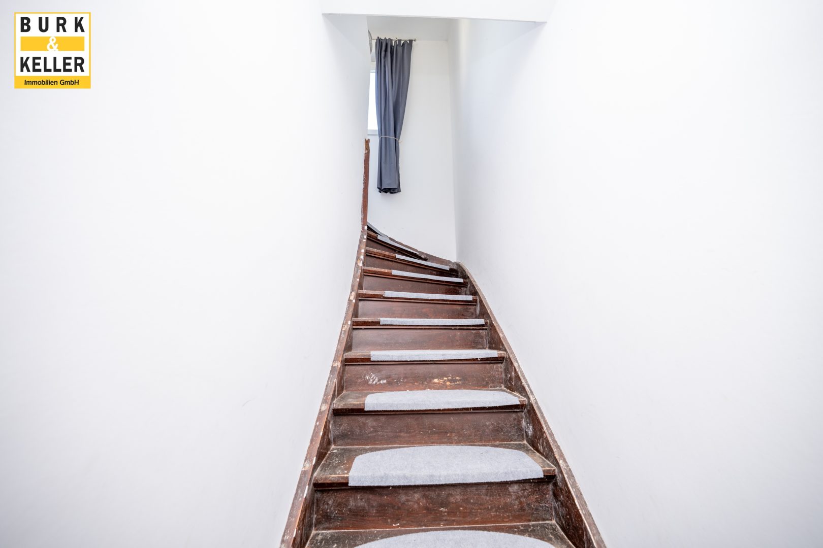 Treppe ins Obergeschoss