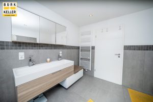 Badezimmer im Obergeschoss