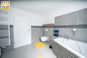 Badezimmer im Obergeschoss
