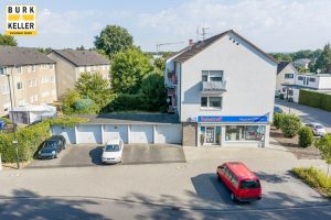 Drohnenansicht Haus mit Garagen (1)